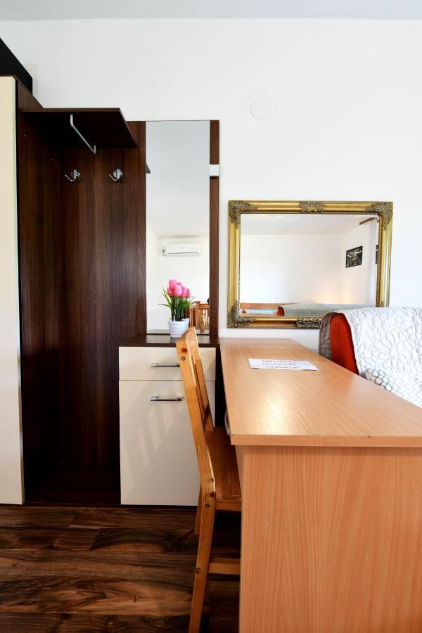 Apartman Leona Rakovica Exterior foto