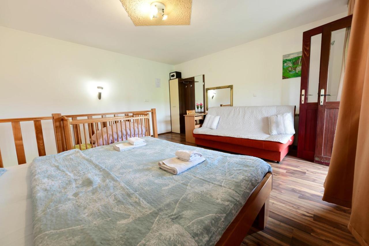 Apartman Leona Rakovica Exterior foto