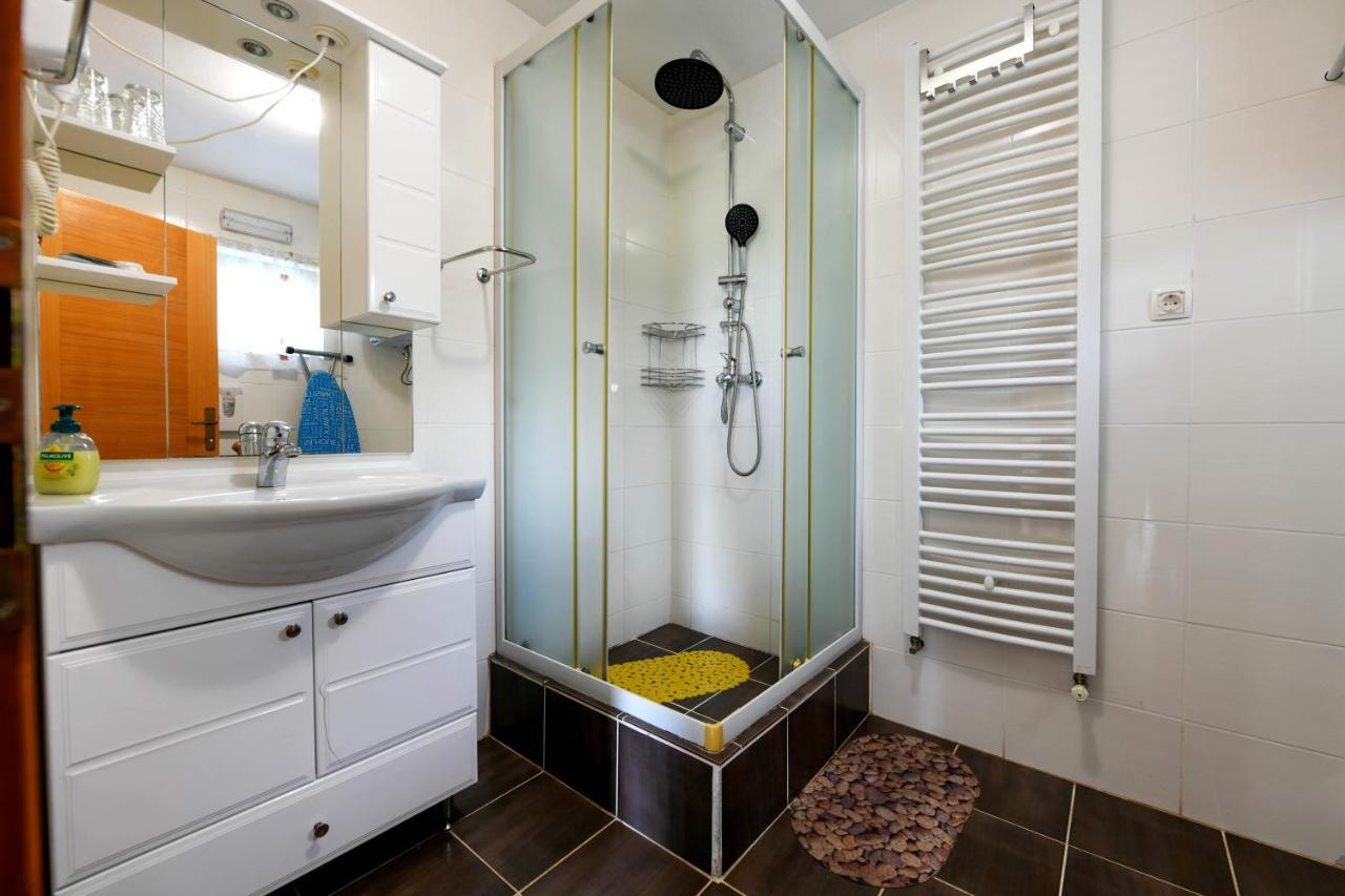 Apartman Leona Rakovica Exterior foto